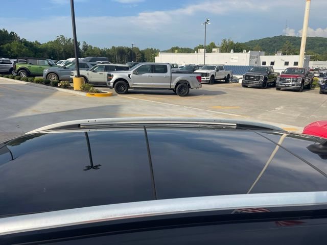 Used 2017 Volkswagen Tiguan SEL FWD image 38