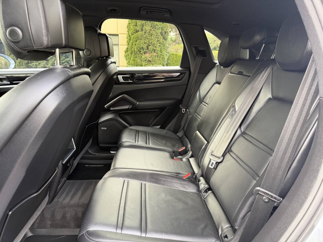 Used 2019 Porsche Cayenne S w/ Premium Package AWD/4WD image 27