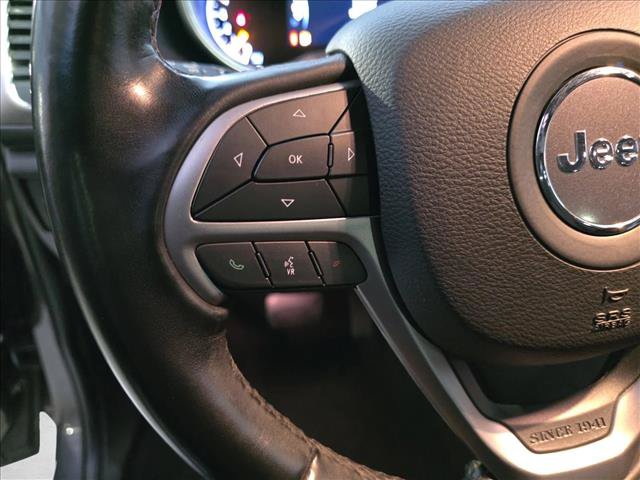 Used 2021 Jeep Grand Cherokee Laredo AWD/4WD image 19