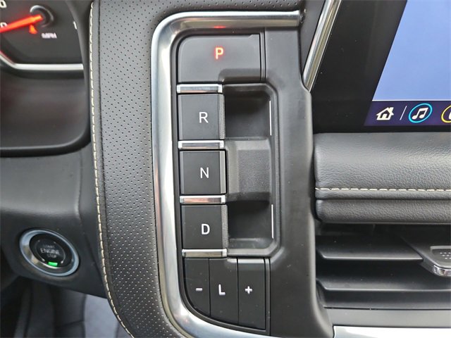 Certified 2021 Chevrolet Suburban Premier w/ Premium Package image 16