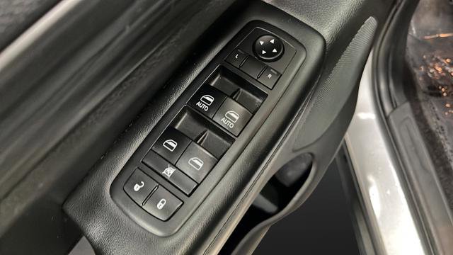 Used 2019 Jeep Grand Cherokee Laredo image 21