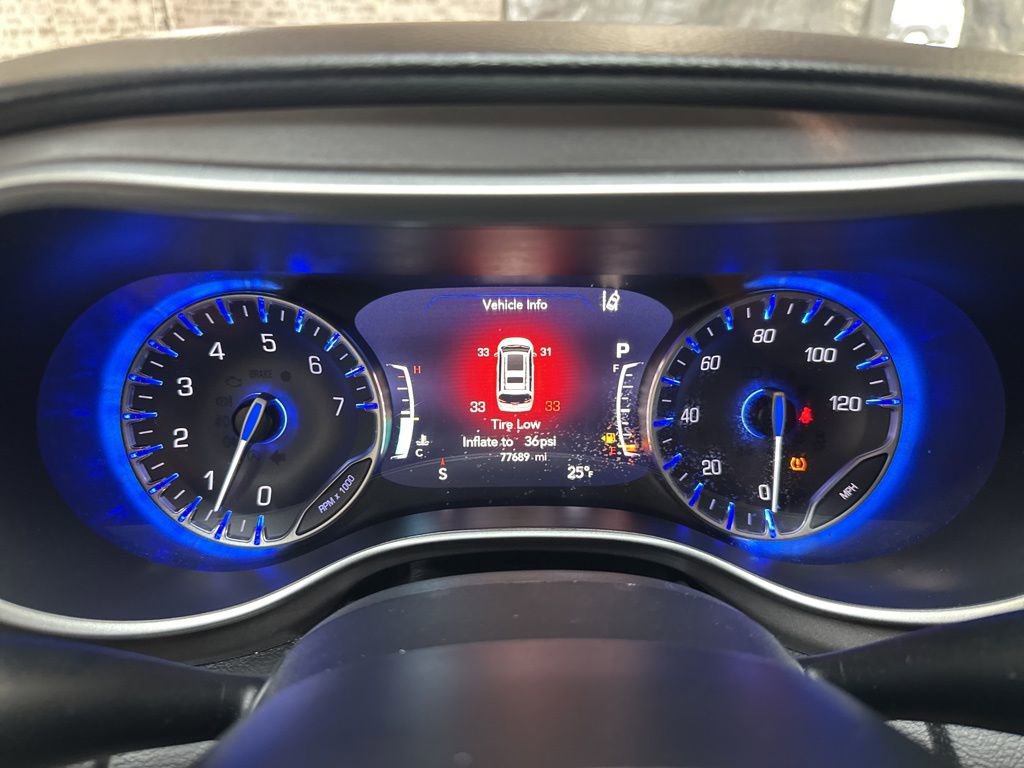 Used 2022 Chrysler Pacifica Touring-L image 26