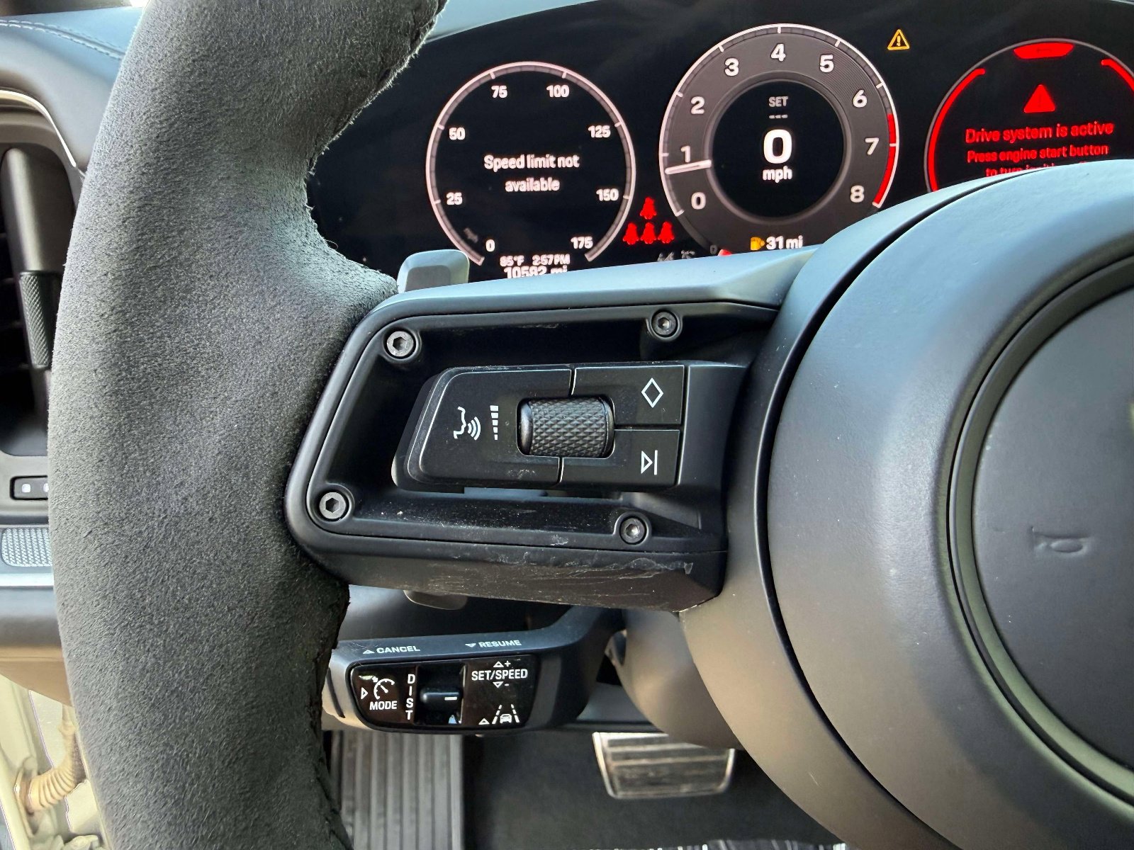 Used 2024 Porsche Cayenne Coupe image 55