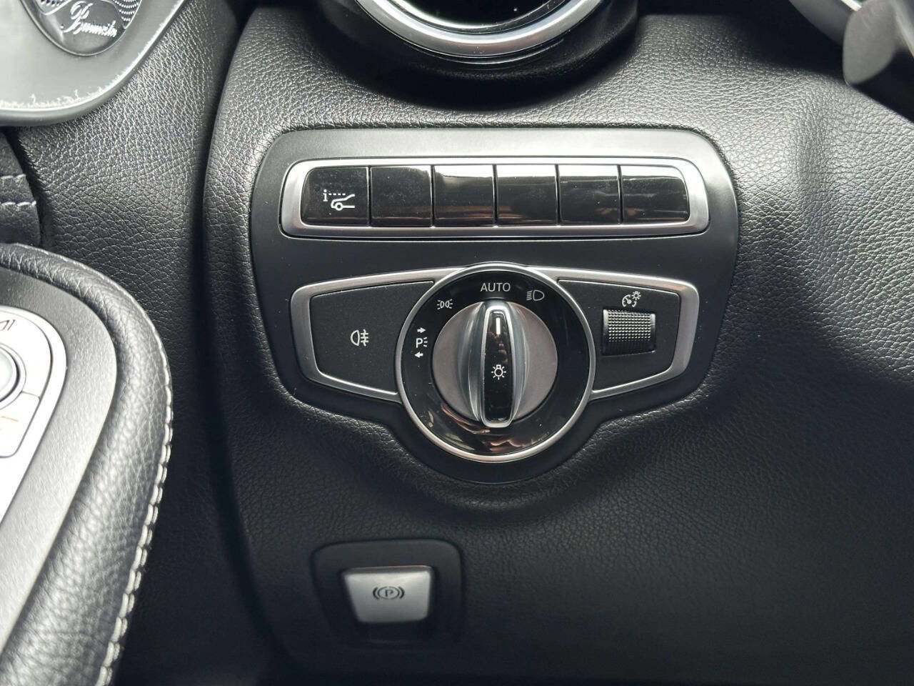 Used 2016 Mercedes-Benz C 300 4MATIC Sedan w/ Multimedia Package image 32