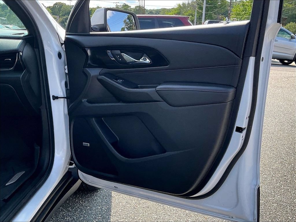 Used 2023 Chevrolet Traverse RS w/ LPO, Floor Liner Package AWD/4WD image 12