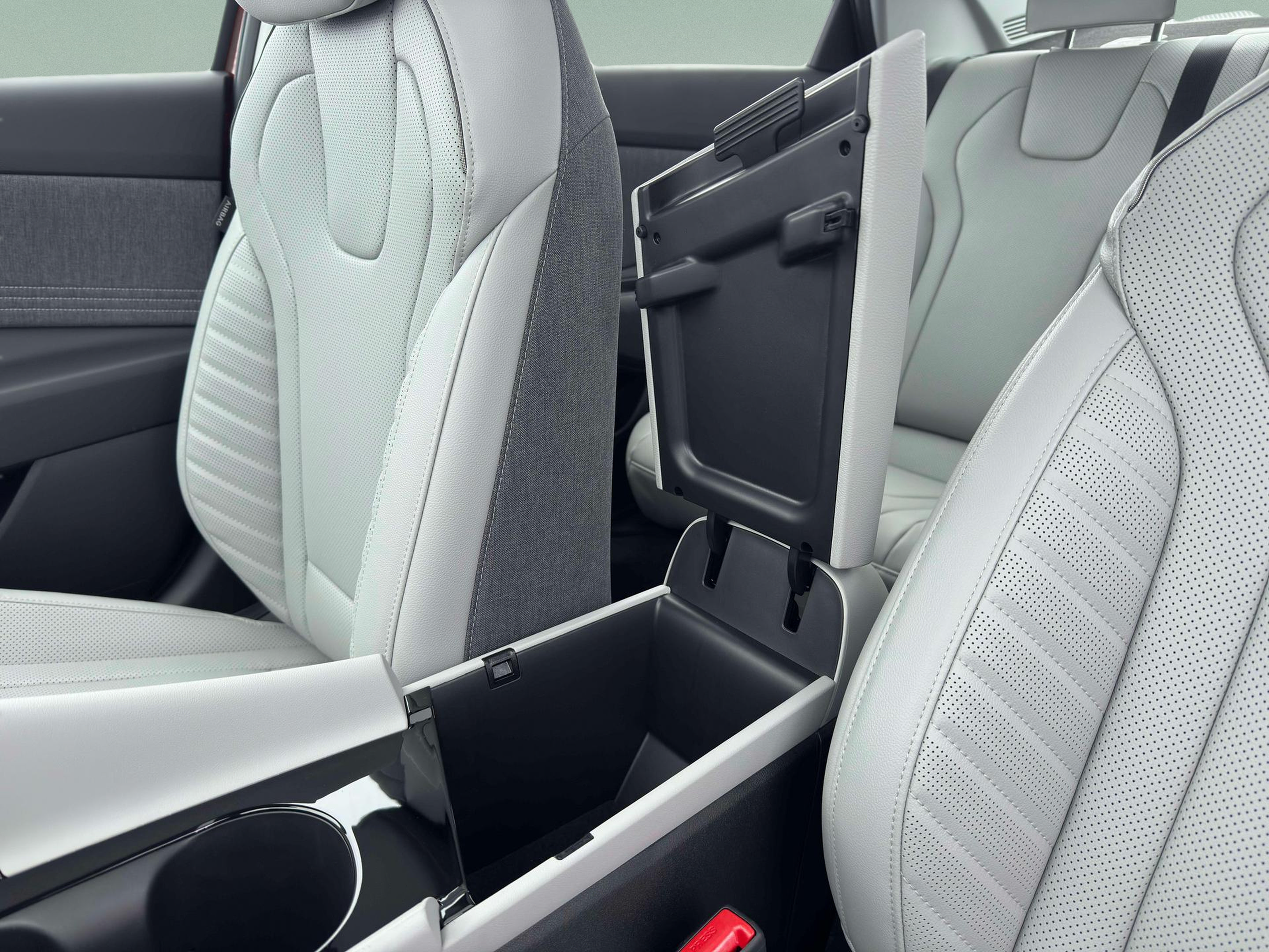 New 2026 Hyundai Elantra Limited FWD image 18