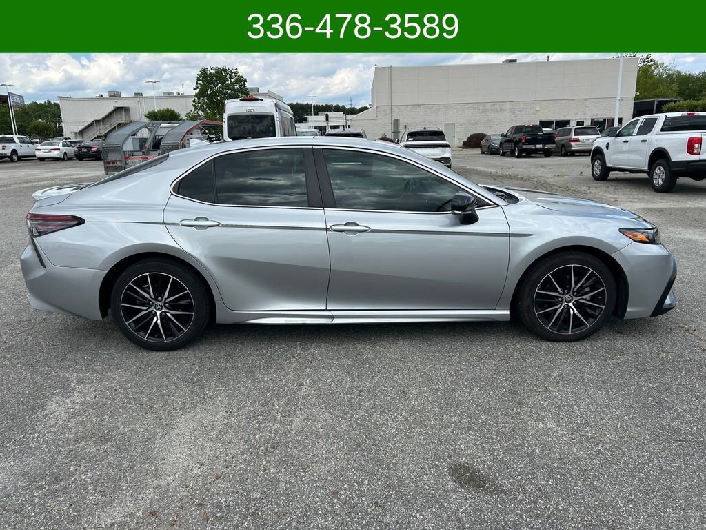 Used 2021 Toyota Camry SE FWD image 7