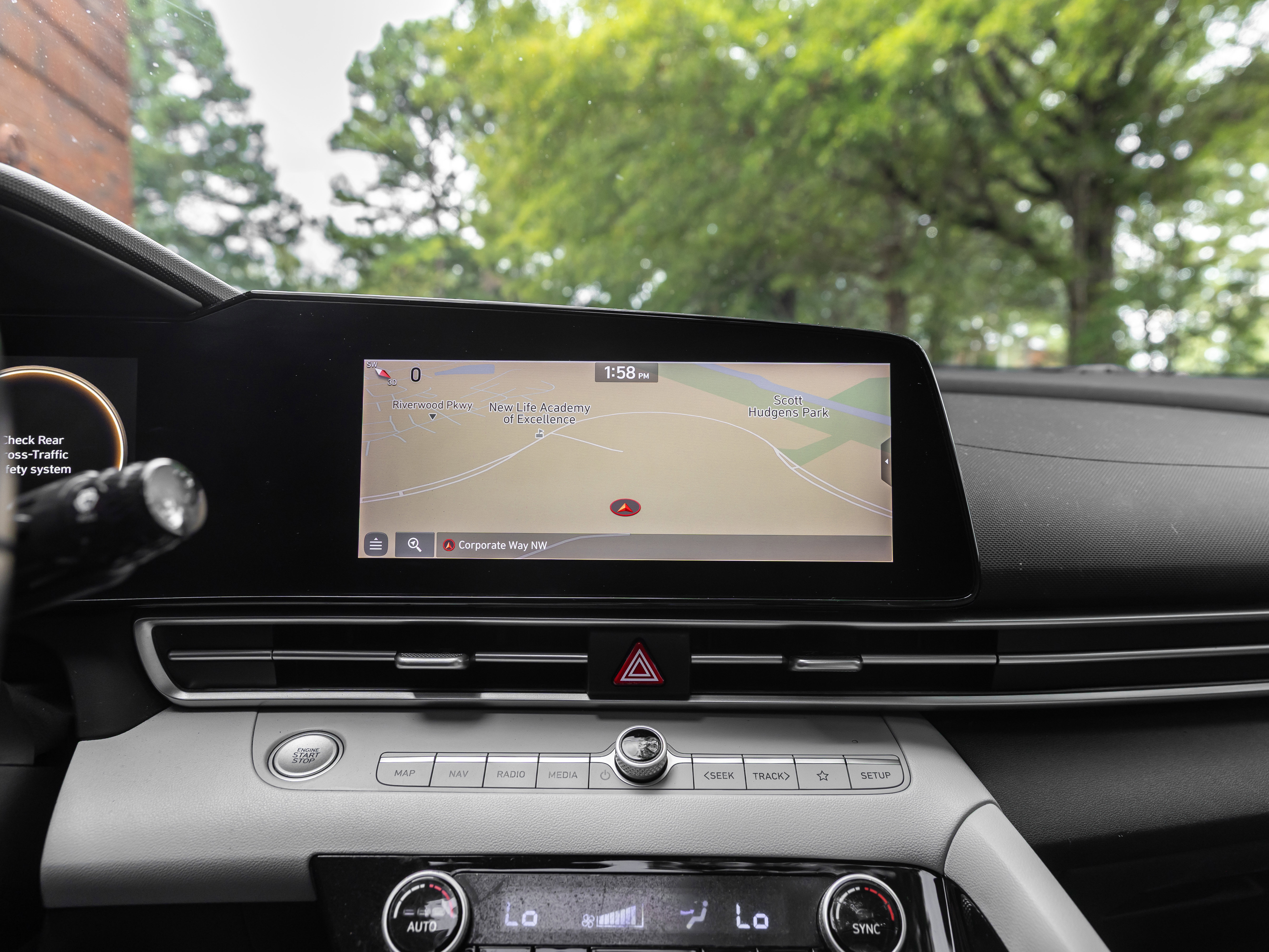 Used 2021 Hyundai Elantra Limited image 10