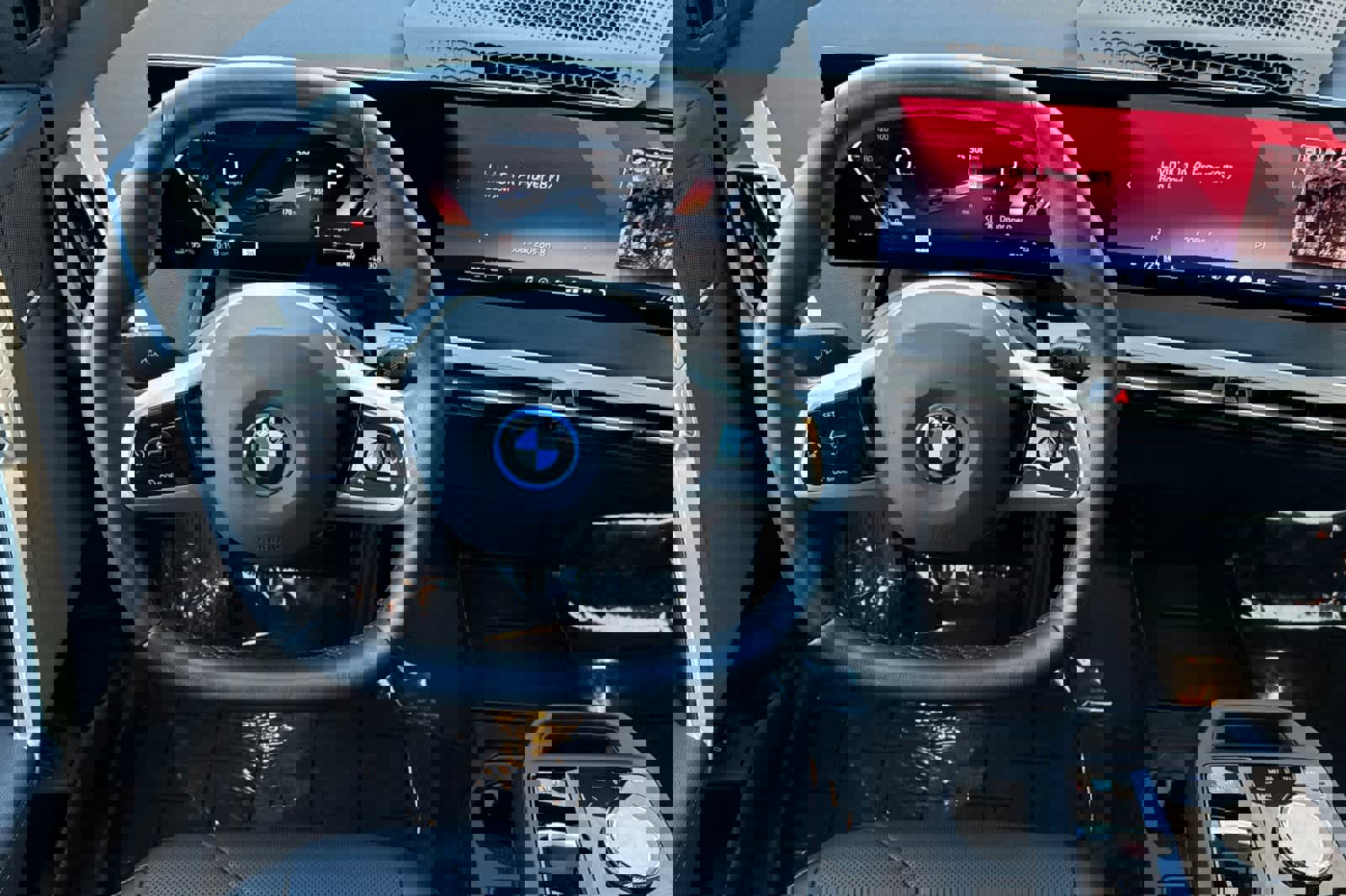 Certified 2025 BMW iX xDrive50 w/ Premium Package image 17