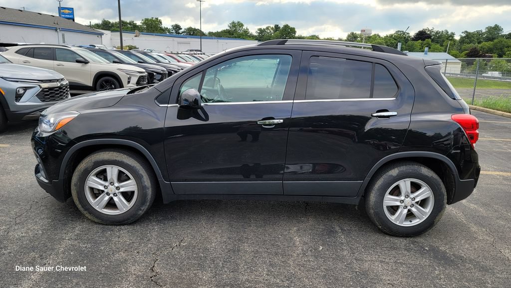 Used 2019 Chevrolet Trax LT w/ LT Convenience Package FWD image 3