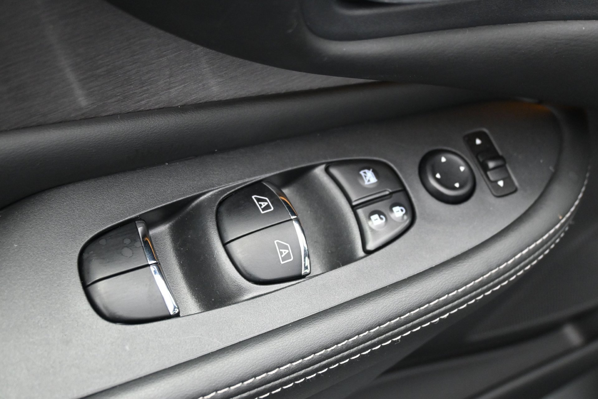Used 2020 Nissan Murano SL w/ Moonroof Package AWD/4WD image 19