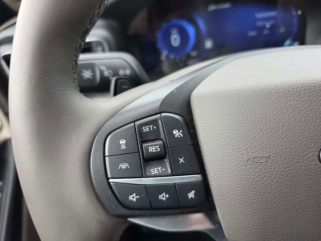 Used 2020 Ford Explorer Platinum w/ Premium Technology Package image 14