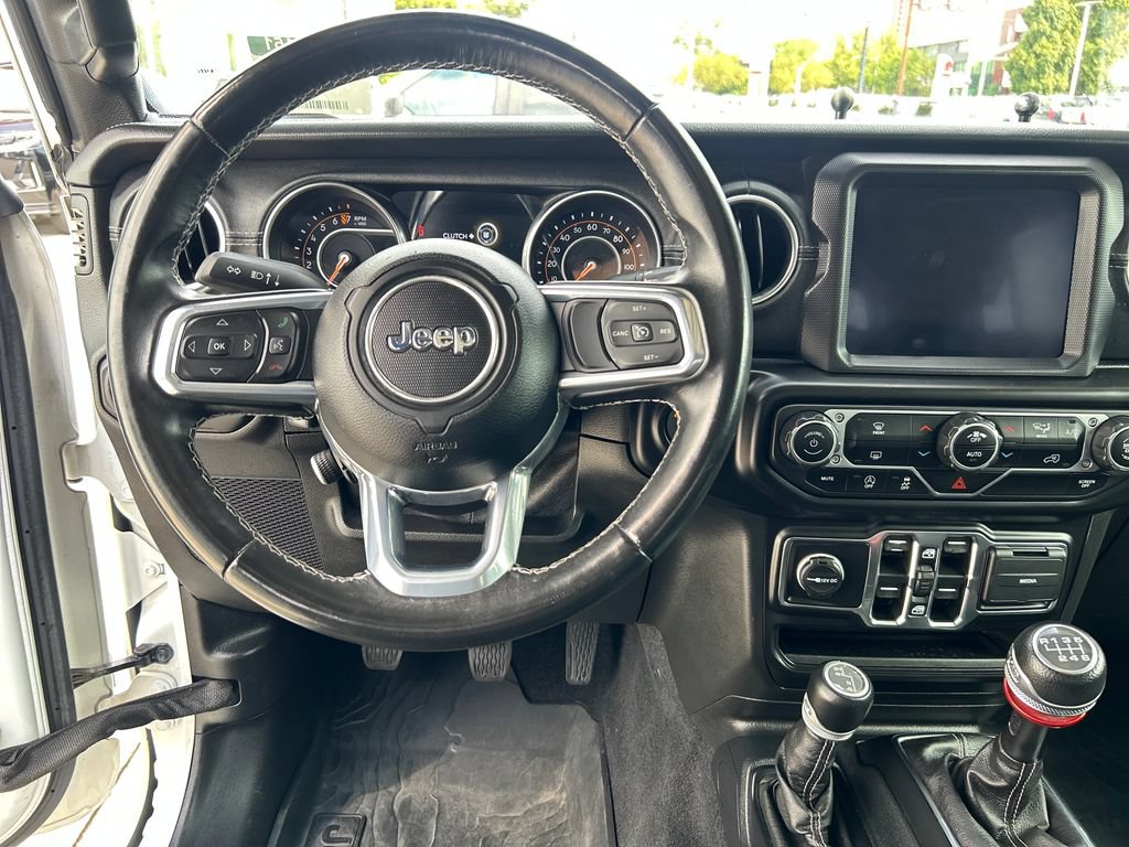 Used 2021 Jeep Gladiator Overland AWD/4WD image 14