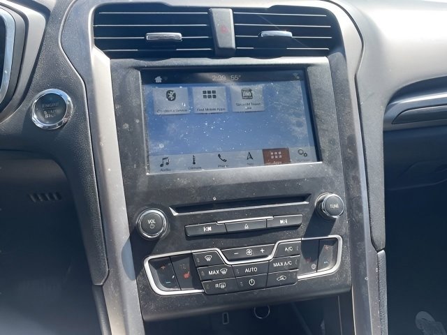 Used 2017 Ford Fusion SE w/ Fusion SE Technology Package image 20