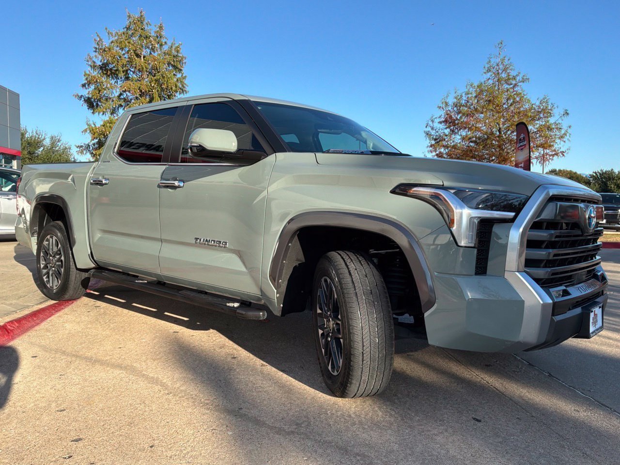 Used 2024 Toyota Tundra Limited w/ Power Package AWD/4WD image 4