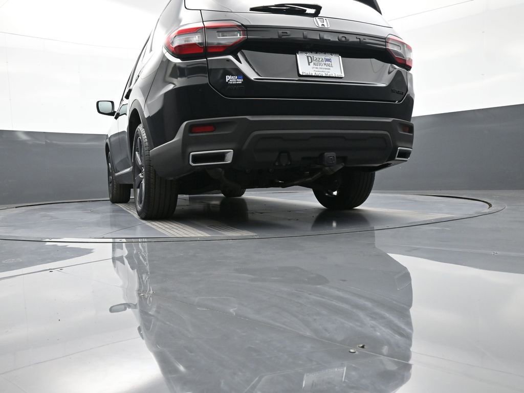 Certified 2023 Honda Pilot Sport image 31