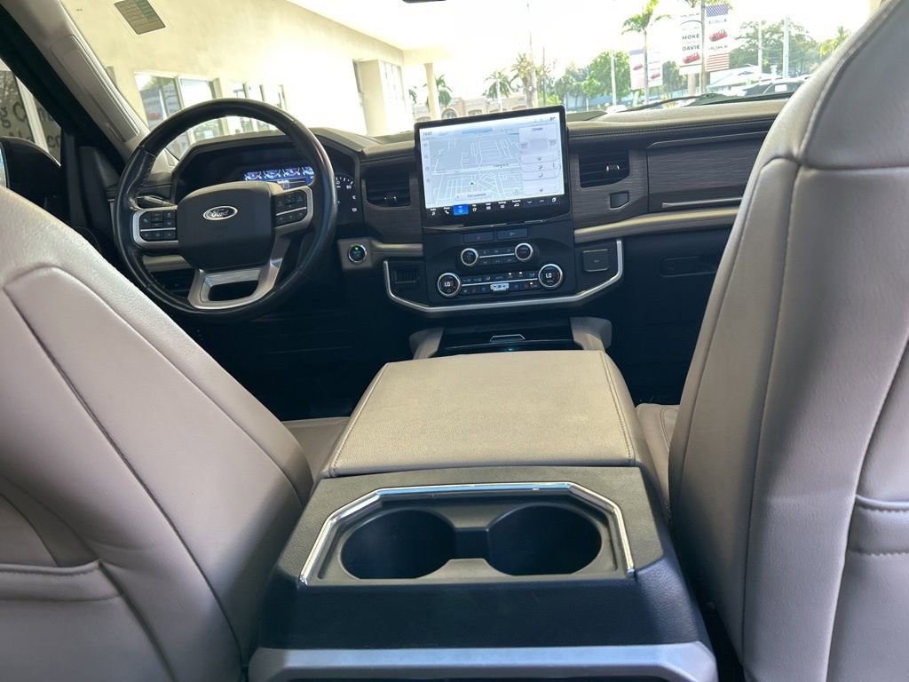 Used 2023 Ford Expedition Max Limited image 27