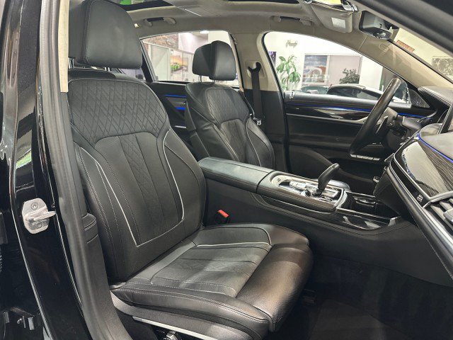 Used 2017 BMW M760i xDrive AWD/4WD image 58