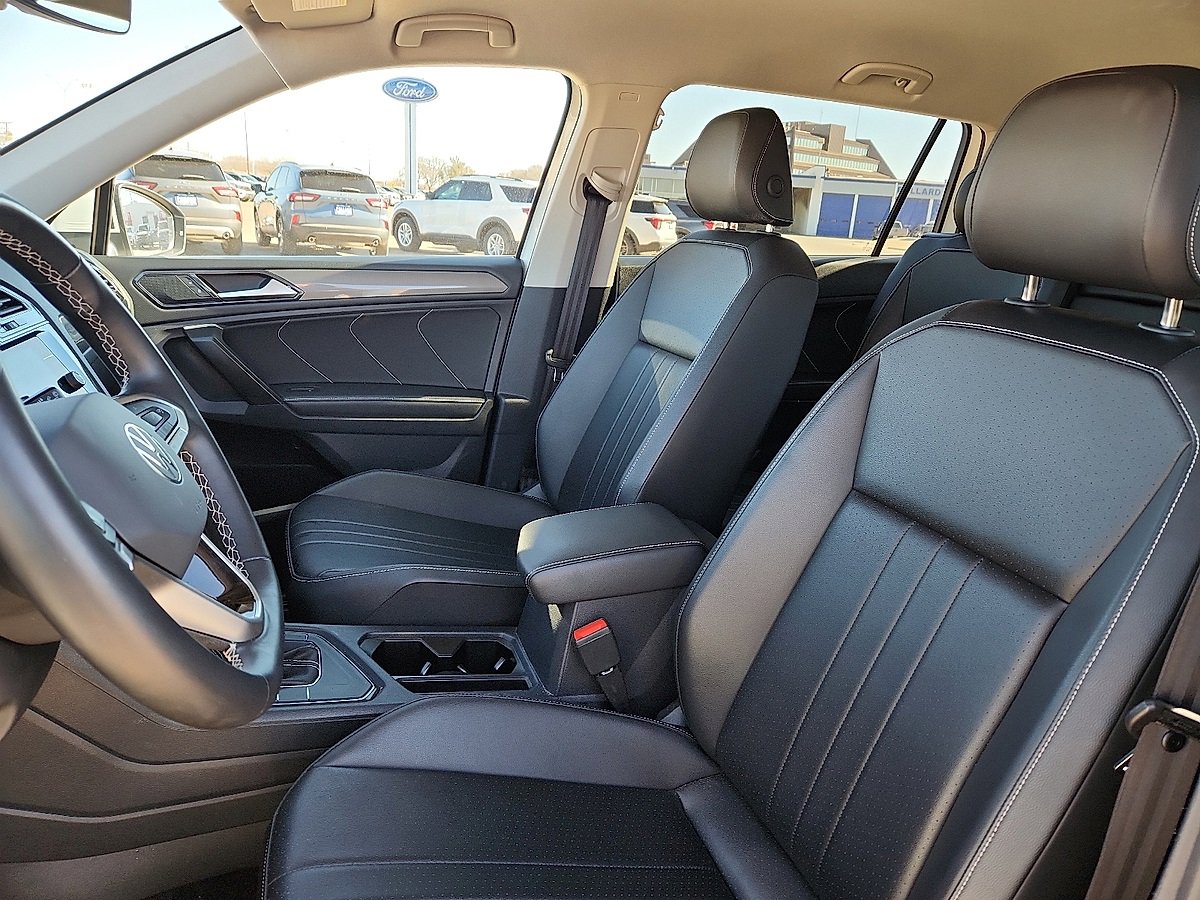 Used 2024 Volkswagen Tiguan SE image 7