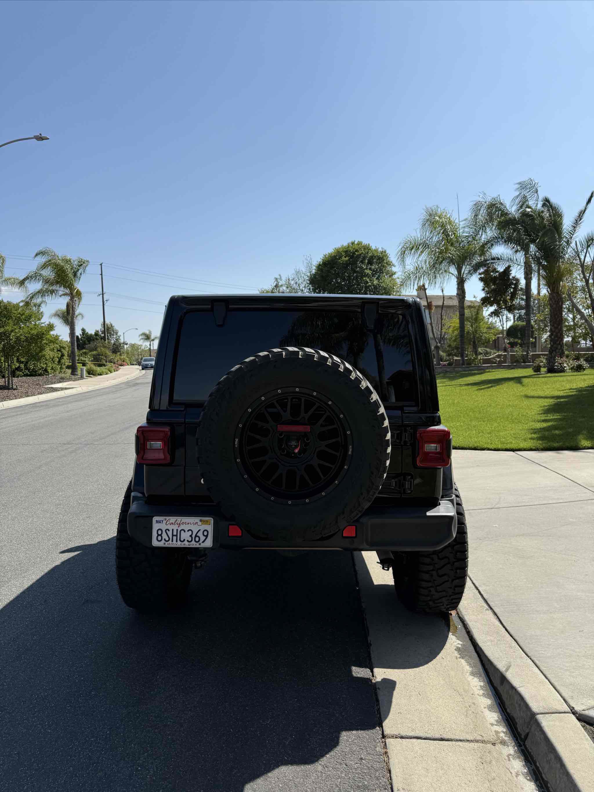 Used 2019 Jeep Wrangler Unlimited Sahara w/ Safety Group image 9