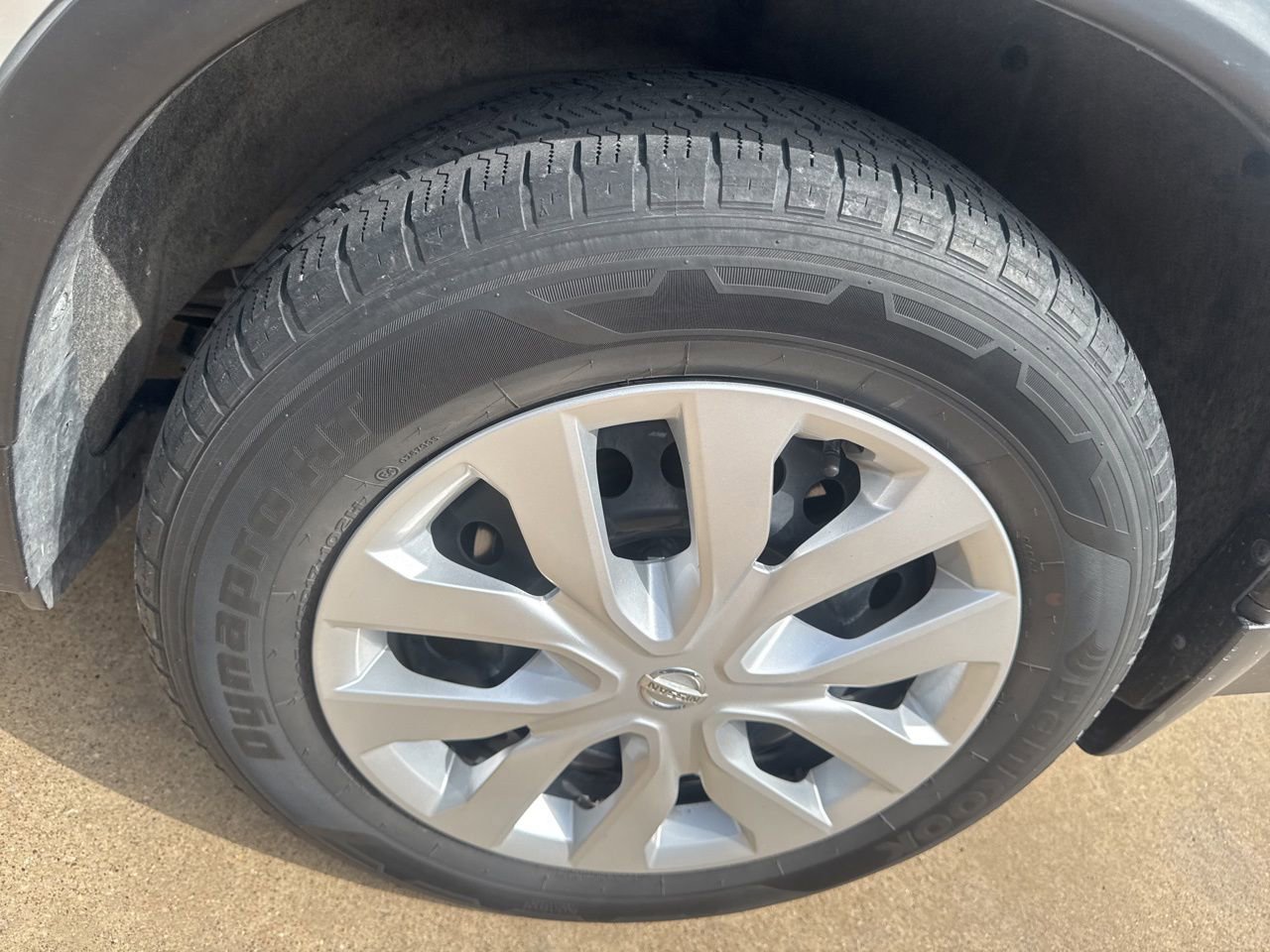 Used 2017 Nissan Rogue S image 7