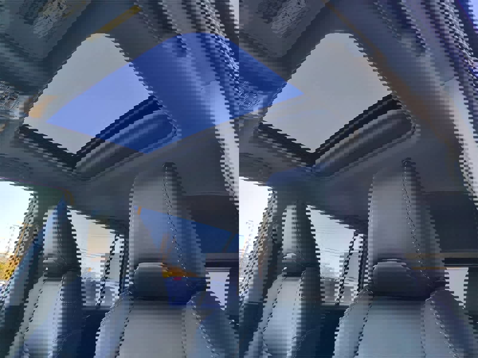 Used 2019 Toyota RAV4 XLE Premium image 19