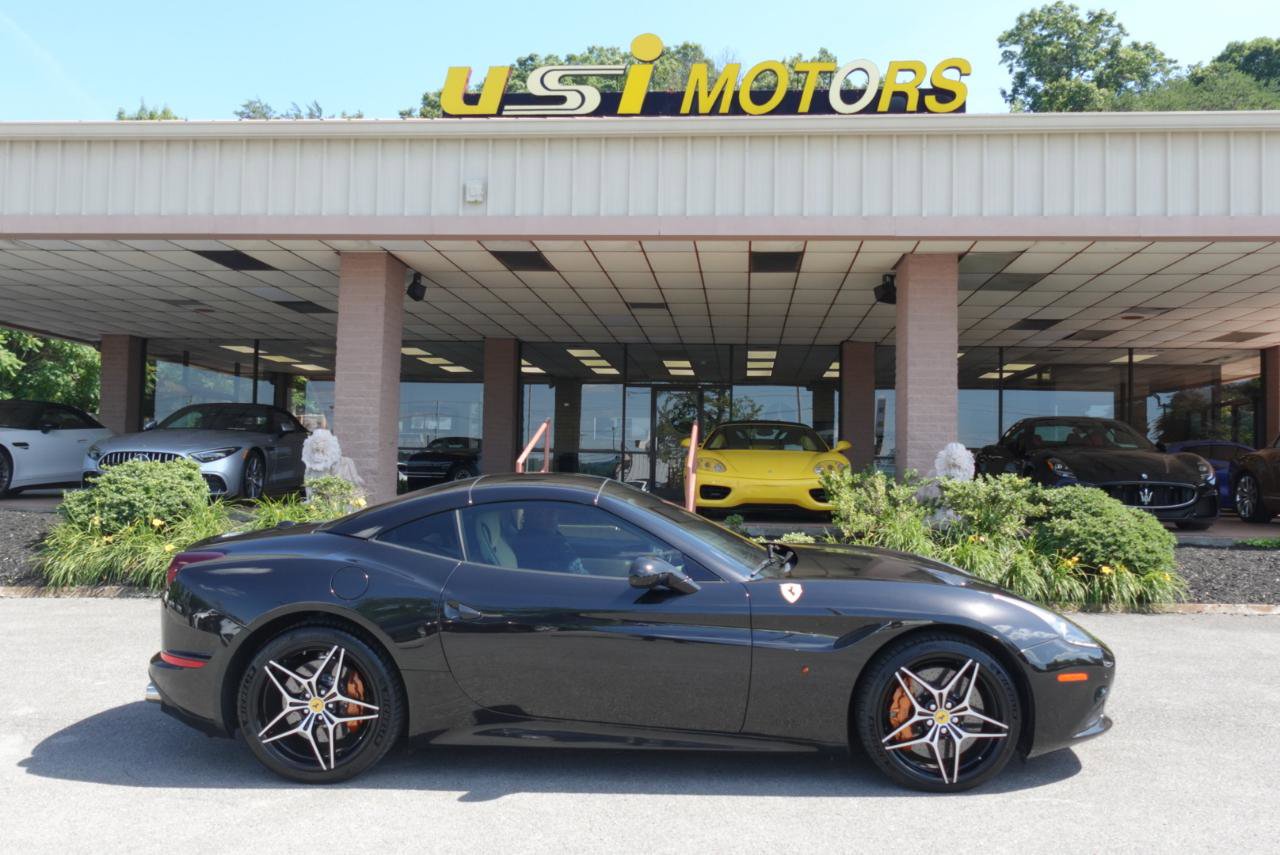 Used 2015 Ferrari California T RWD image 22
