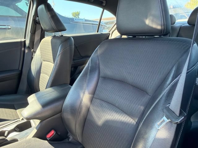 Used 2017 Honda Accord Sport image 8