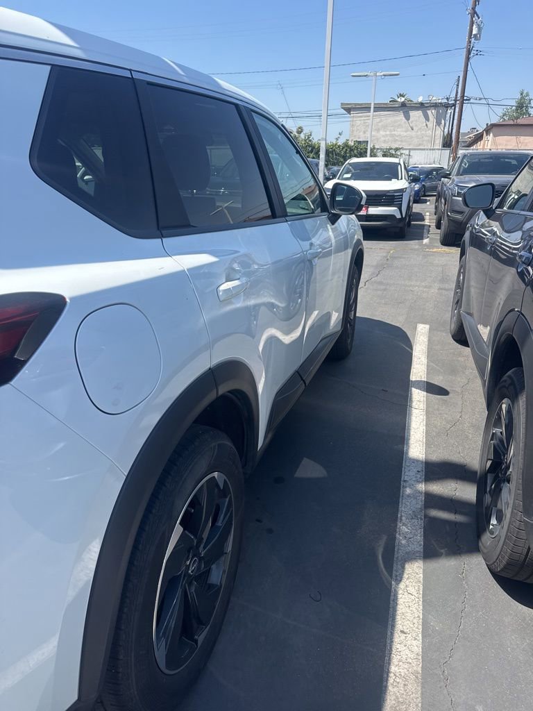 Certified 2024 Nissan Rogue SV FWD image 5