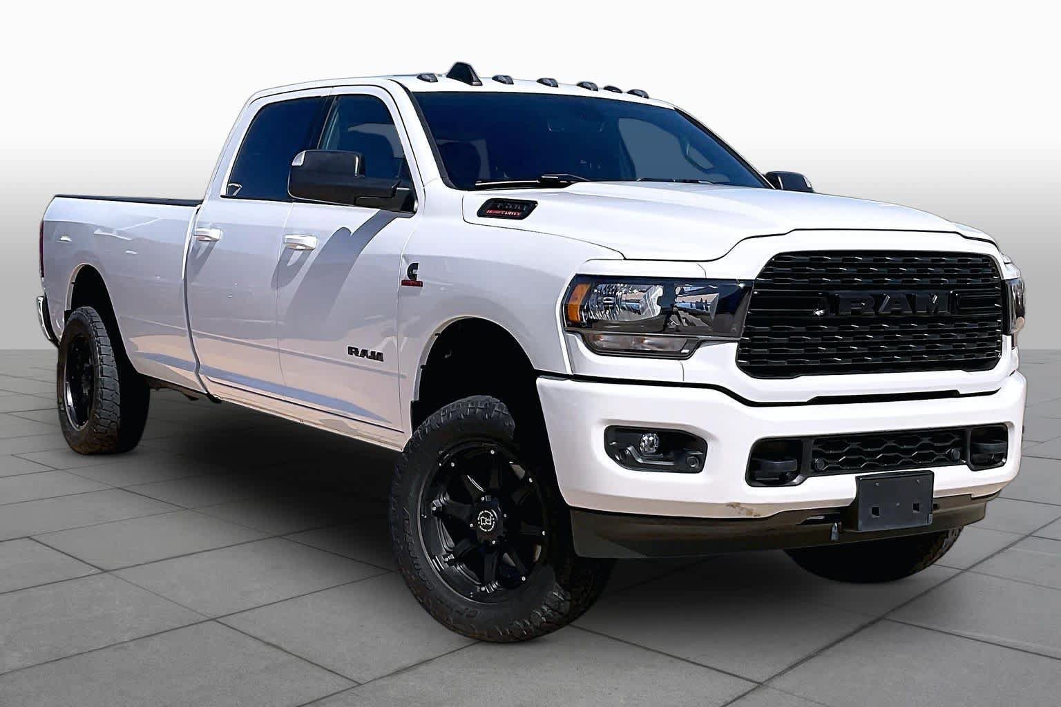 Used 2022 RAM 3500 Big Horn w/ Night Edition AWD/4WD image 4