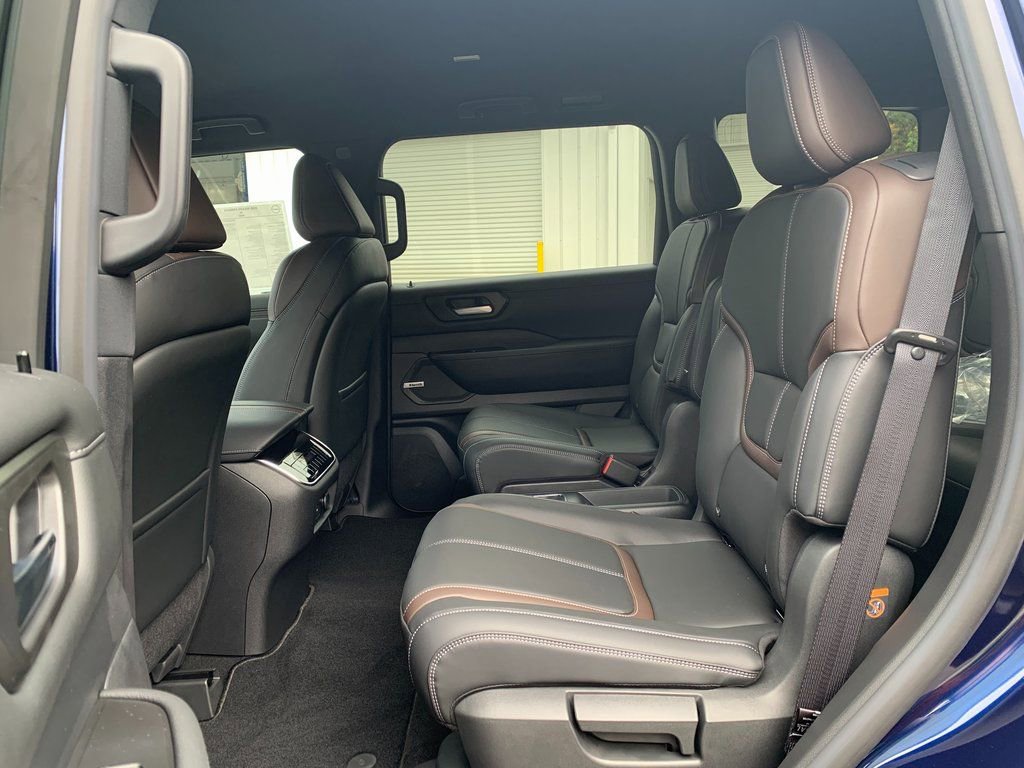 New 2026 Nissan Armada SL w/ Captain's Chari Seat Package image 22