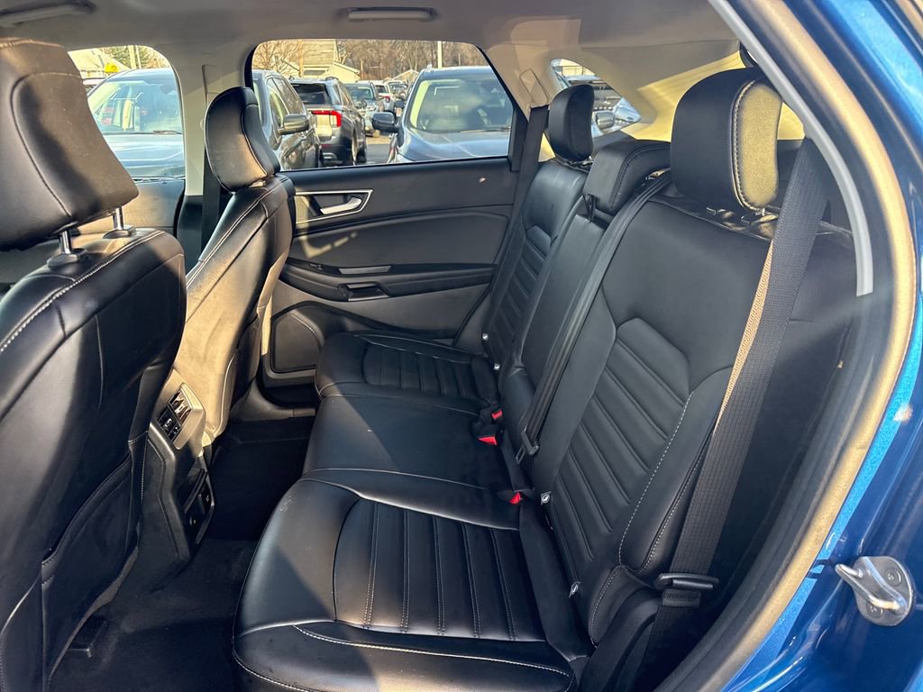 Used 2024 Ford Edge SEL w/ Convenience Package image 16