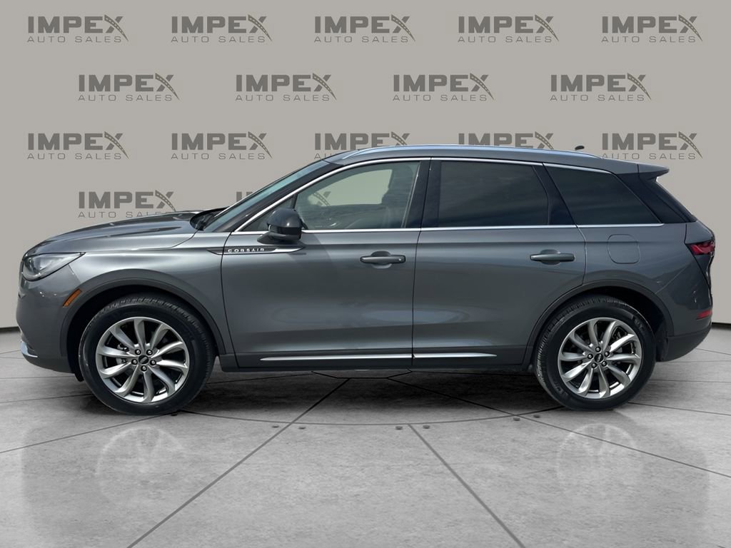 Used 2022 Lincoln Corsair AWD w/ Premium Package image 2