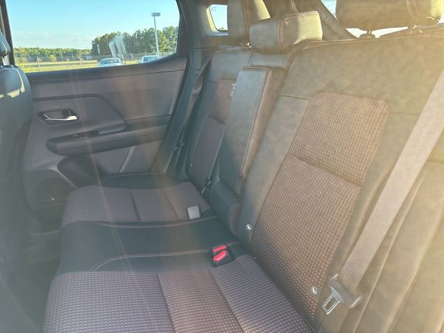 New 2026 Nissan Kicks SR image 19
