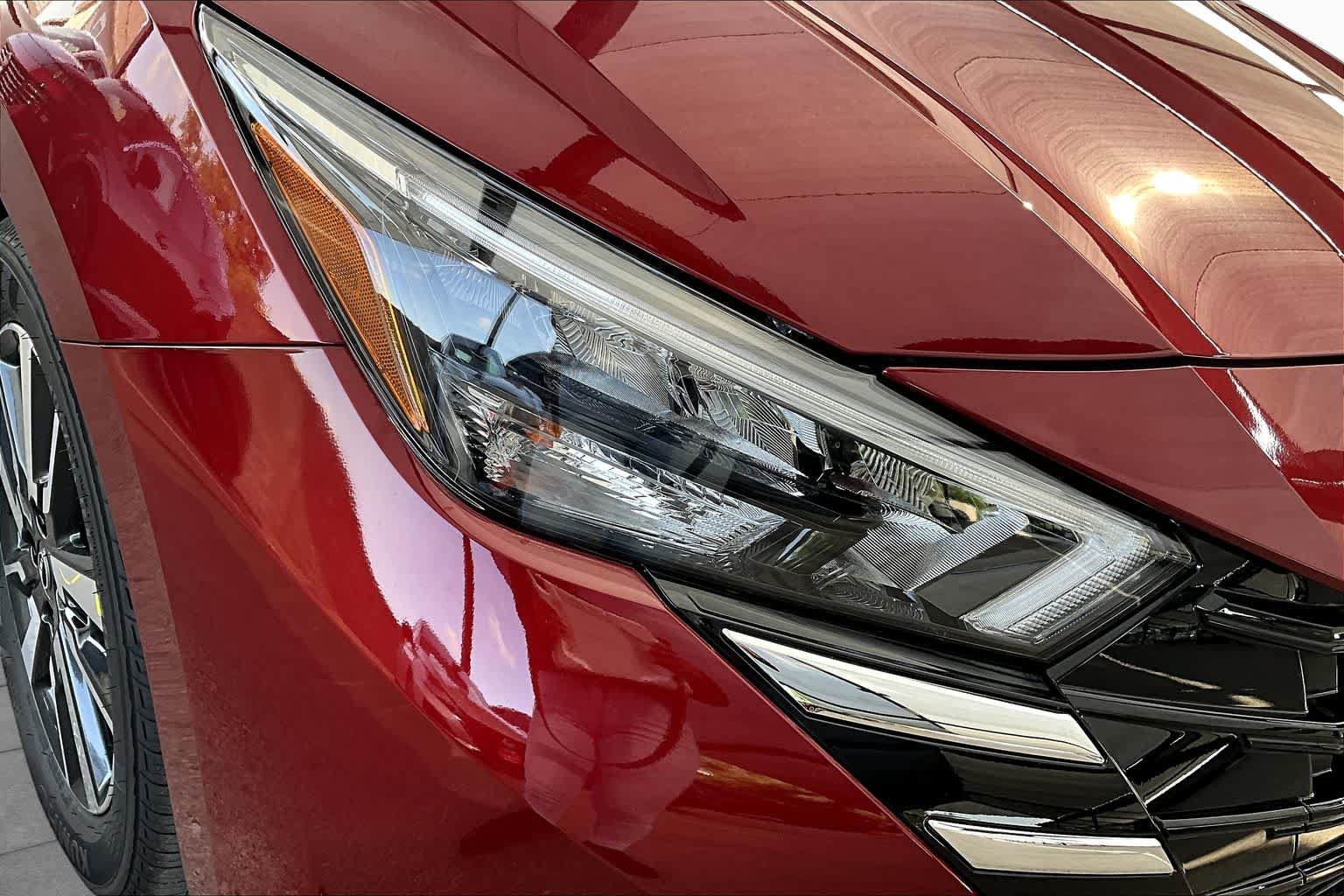 New 2025 Nissan Versa SV w/ Trunk Package FWD image 18