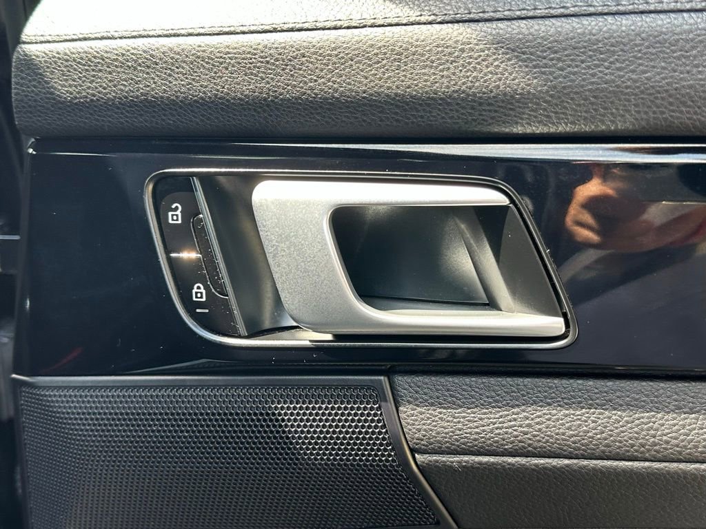 Used 2019 Porsche Panamera image 30