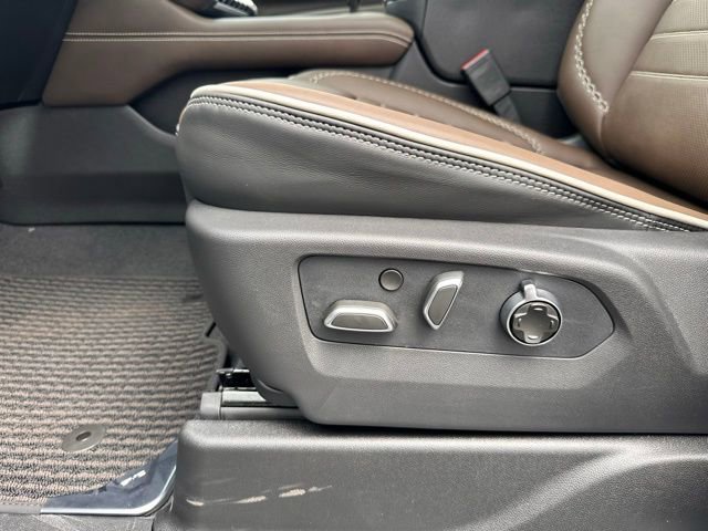 New 2026 GMC Yukon Denali Ultimate AWD/4WD image 9