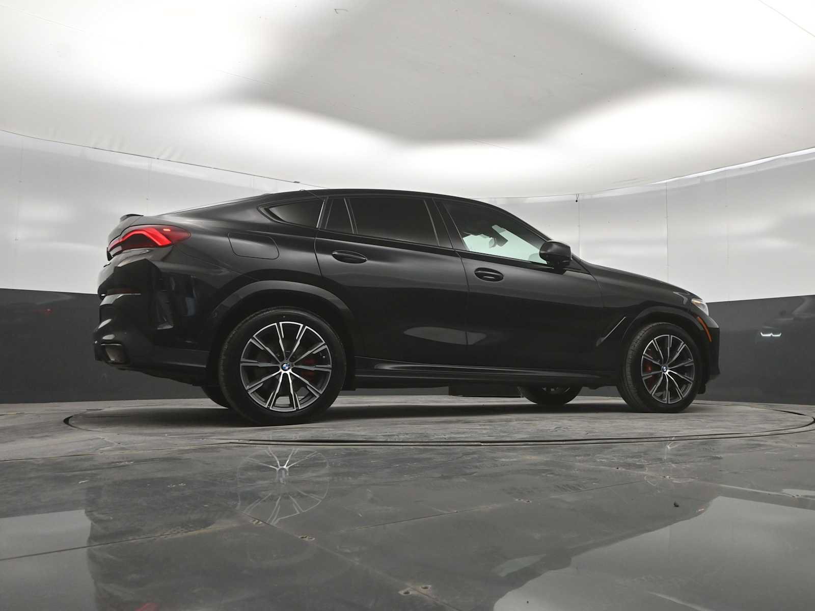 Used 2023 BMW X6 xDrive40i w/ M Sport Package AWD/4WD image 41