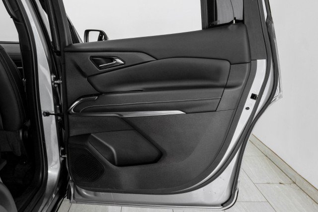 Used 2025 Chevrolet Traverse LT w/ LPO, Floor Liner Package FWD image 46