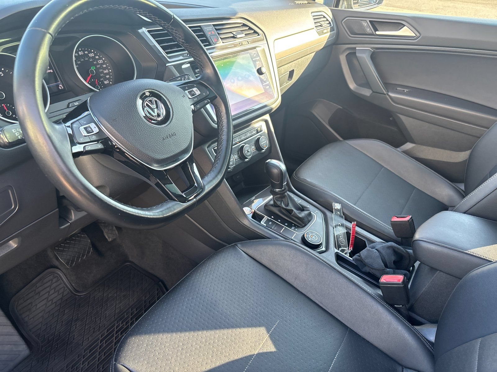 Used 2019 Volkswagen Tiguan SE AWD/4WD image 11