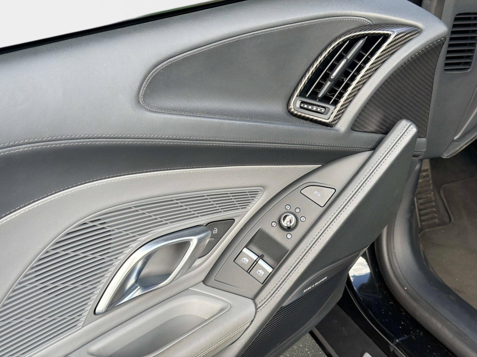 Used 2017 Audi R8 V10 image 27