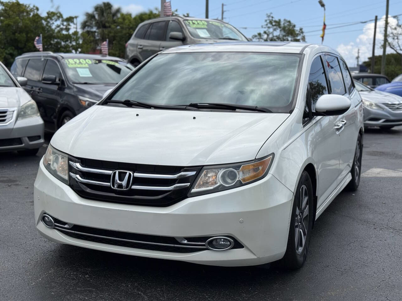 Used 2015 Honda Odyssey Touring Elite image 2