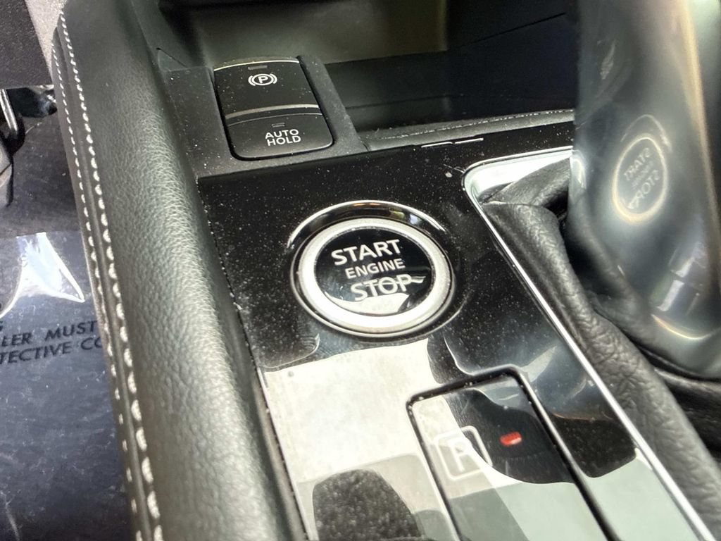 Used 2024 Nissan Kicks SR w/ SR Premium Package FWD image 33