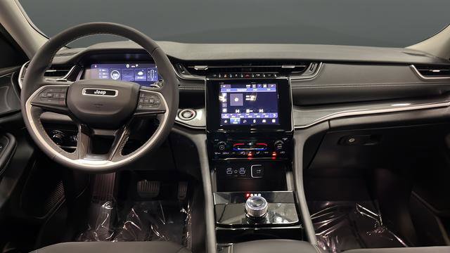 Used 2023 Jeep Grand Cherokee L Laredo AWD/4WD image 11