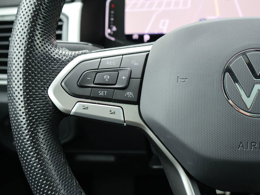 Certified 2022 Volkswagen Atlas Cross Sport SEL R-Line image 41