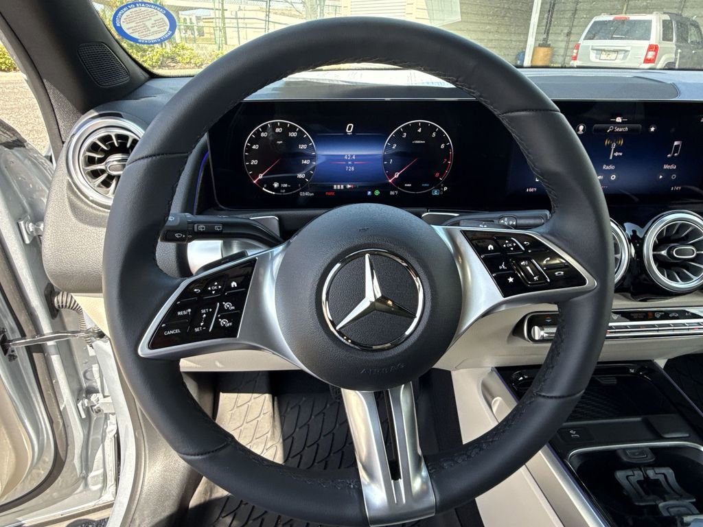 Used 2026 Mercedes-Benz GLB 250 image 21