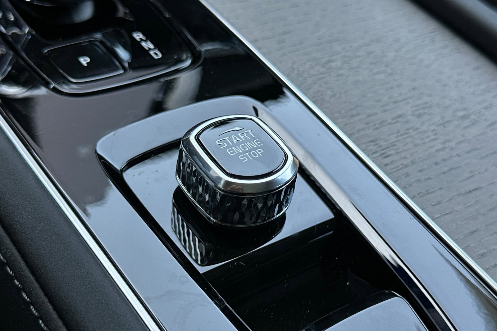 New 2026 Volvo XC90 B6 Ultra w/ Protection Package image 27