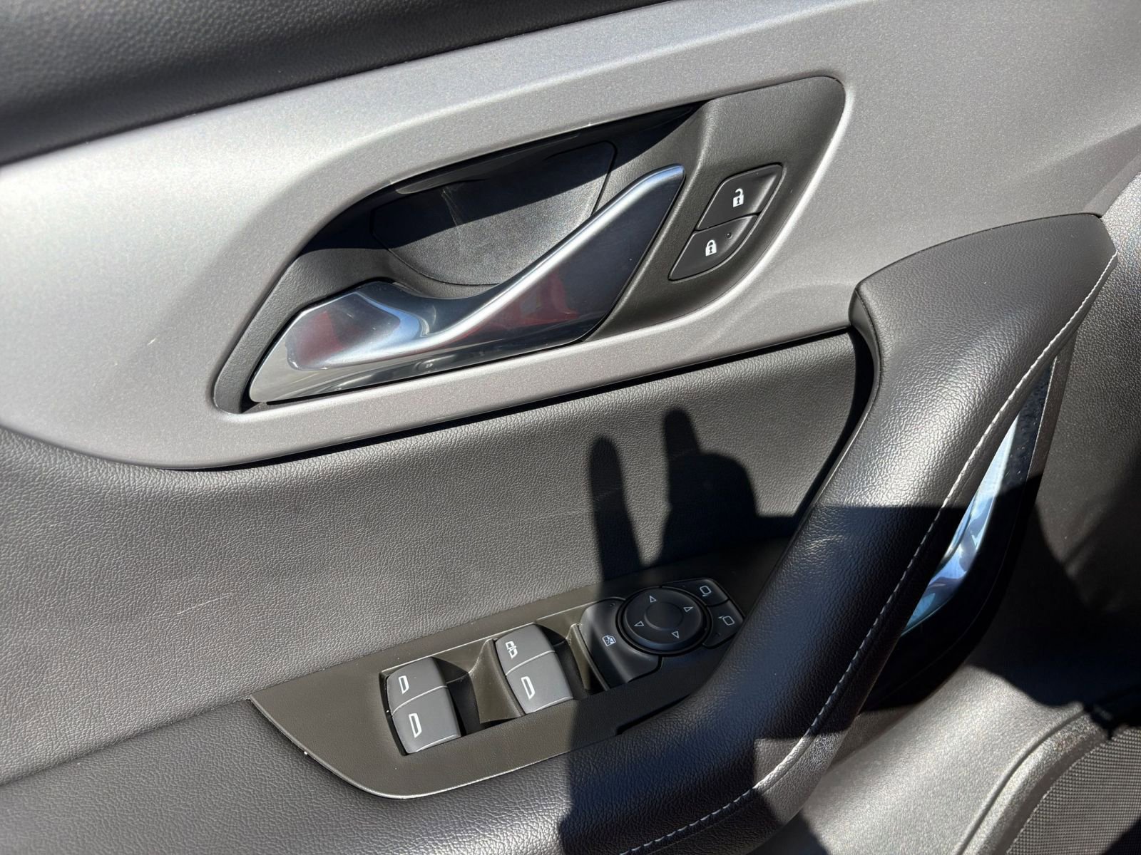 Used 2025 Chevrolet Blazer LT image 18