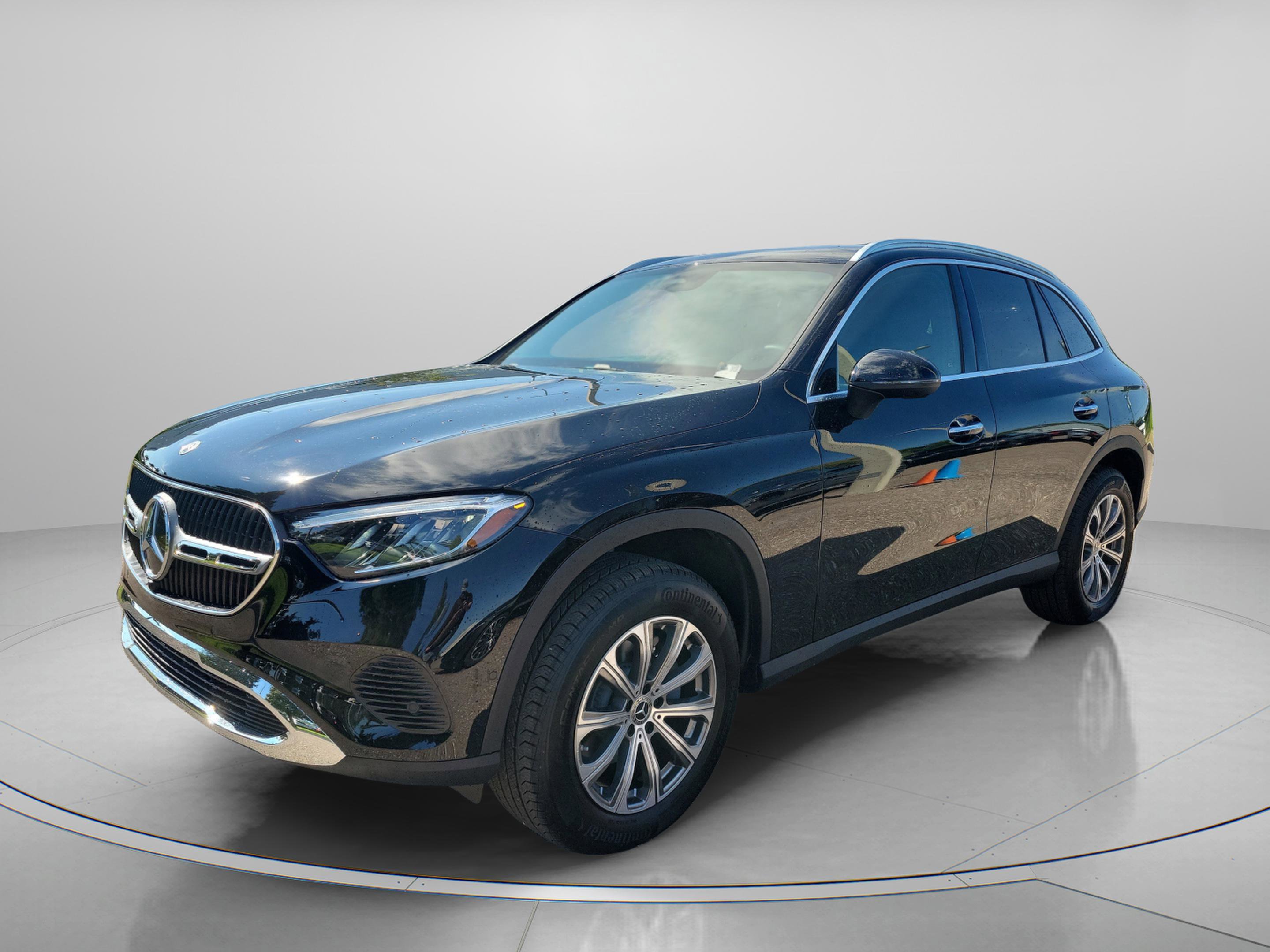 Certified 2025 Mercedes-Benz GLC 300 image 2