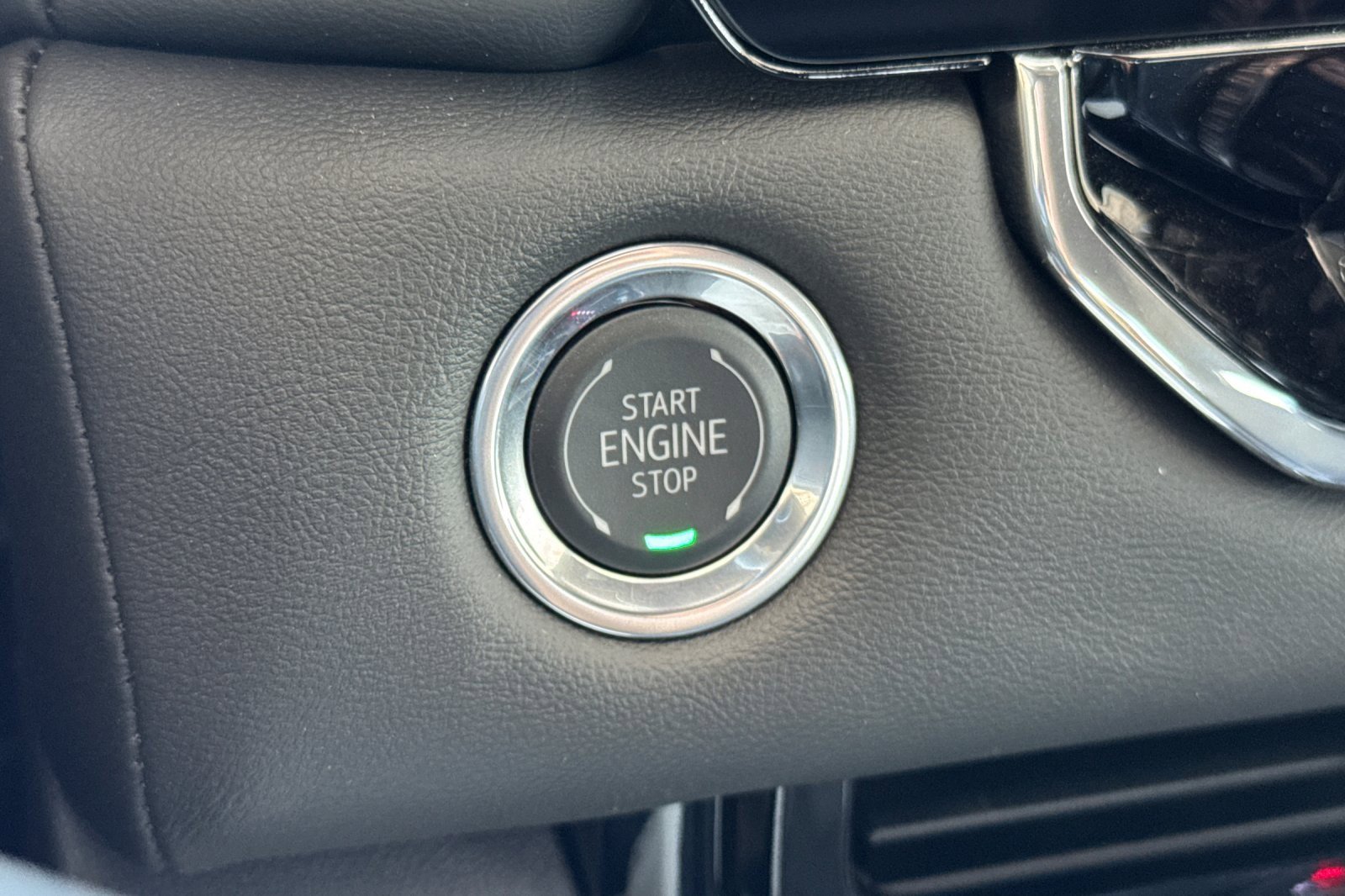 New 2025 GMC Canyon Elevation w/ Convenience Package image 23